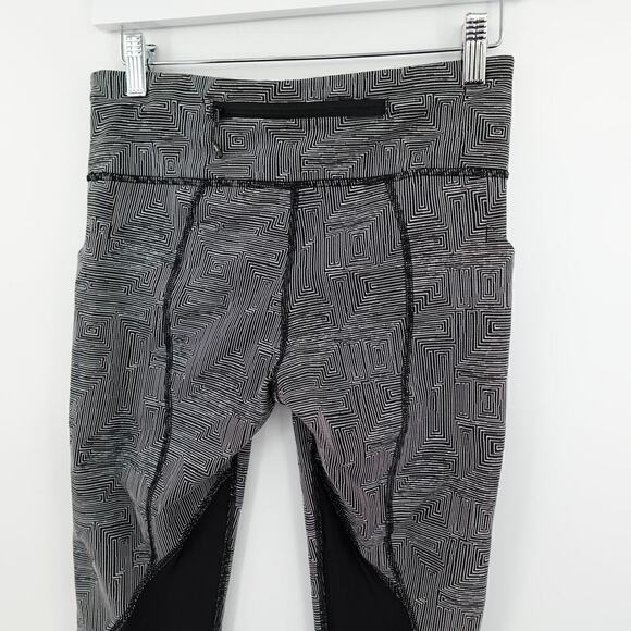 Lululemon Crop Leggings 6 Black Geo Doodle Print Athleisure - Picture 8 of 16